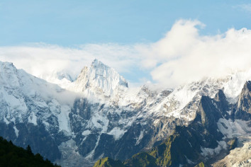 Manaslu Base Camp Trek - 11 Days Gallery Image 2 