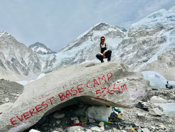 Trekker at EBC