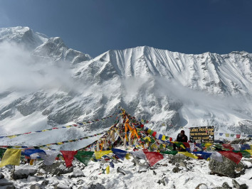 Larkya La Pass Trek - 11 Days